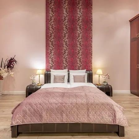 Apartment Spacious Elegant At The River *