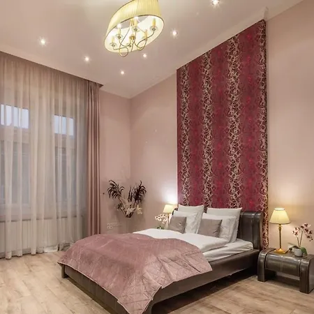Spacious Elegant At The River Apartman Budapest