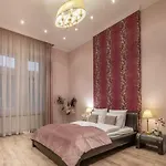 Spacious Elegant At The River Appartement Budapest