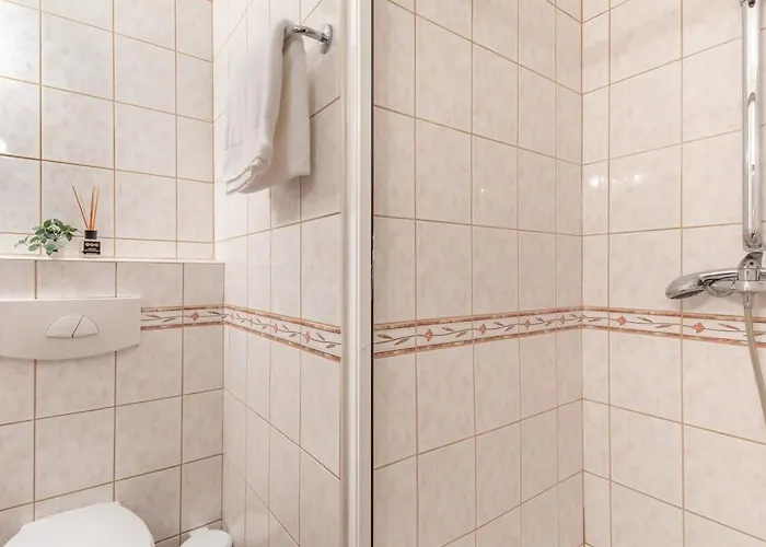 Spacious Elegant At The River