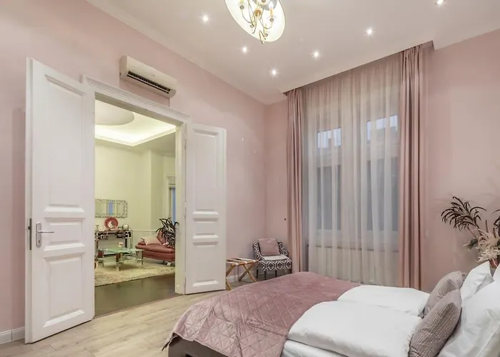 Apartmán Spacious Elegant At The River *