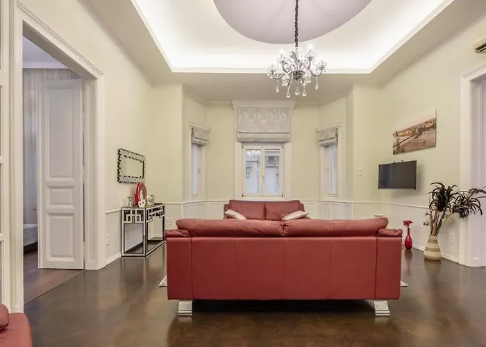 Apartmán Spacious Elegant At The River