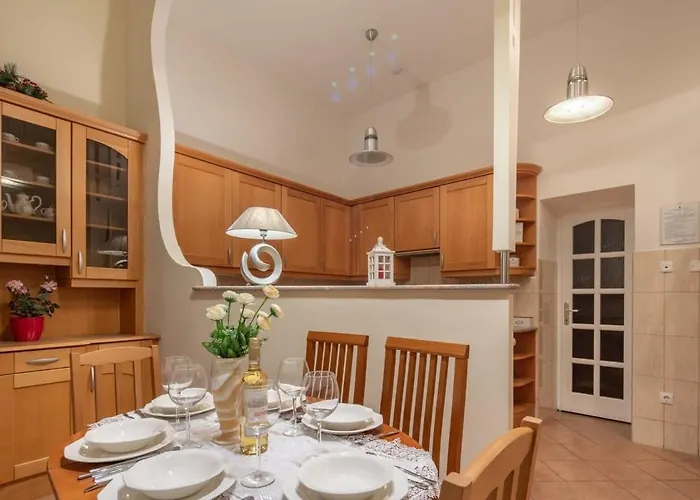 Apartmán Spacious Elegant At The River *