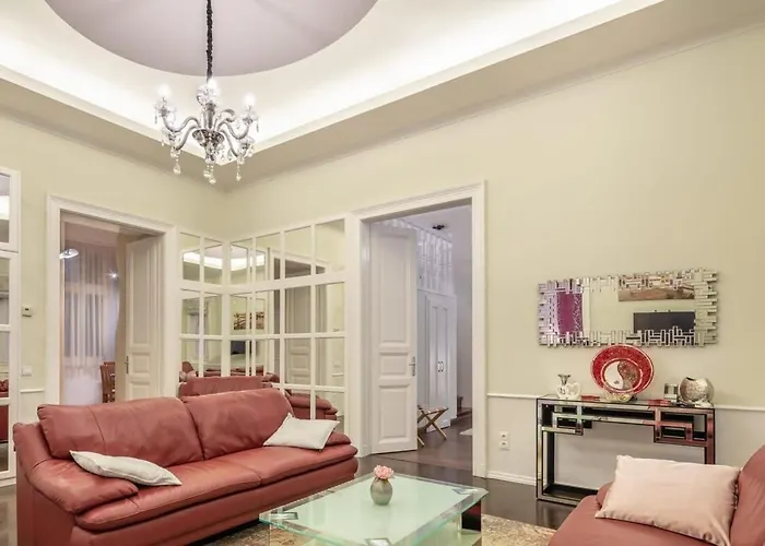 Spacious Elegant At The River Apartmán Budapešť