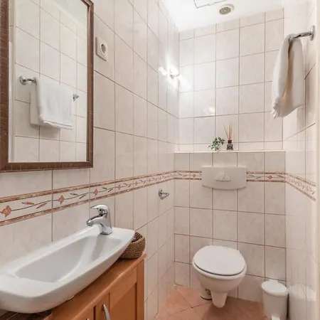 Spacious Elegant At The River * Budapeszt